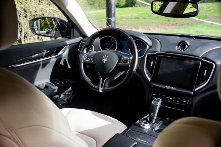 Voiture funéraire Angerville