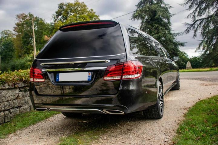 Voitures de transport funéraire Angerville