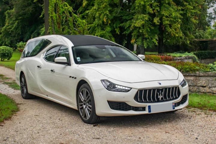 Voitures de transport funéraire Angerville